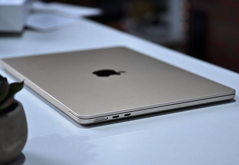 M Macbook