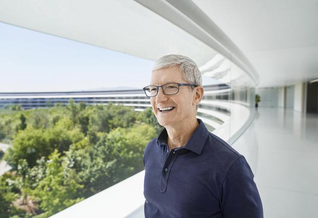 蘋果大老闆：從沒一分鐘後悔過公開性向 | Apple News, People en Español, Tim Cook | iPhone News 愛瘋了