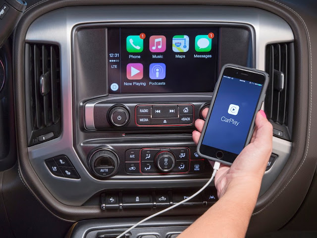 iOS 12 的 CarPlay：音頻改進、第三方導航和新框架 | Albert Wan, CarPlay, iOS 12, Waze, 高德地圖 | iPhone News 愛瘋了
