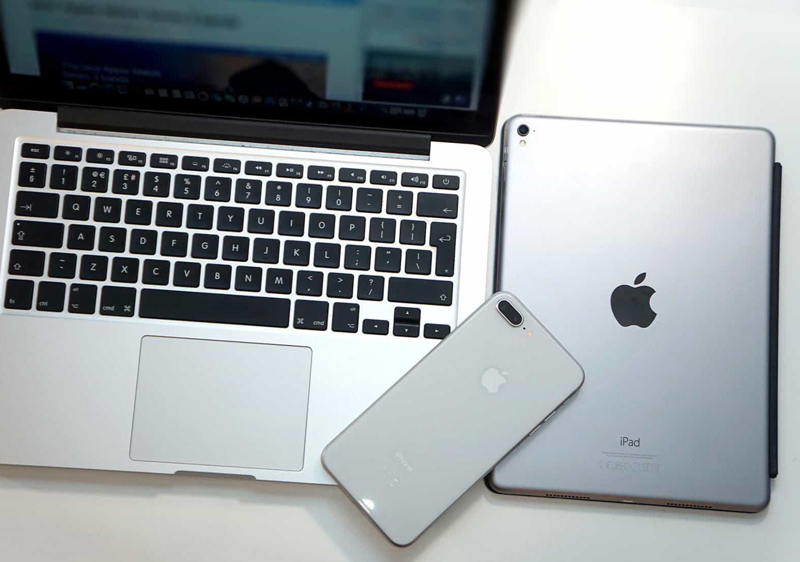 MacBook、iPad 秒變 iPhone / AirPods 無線充電板