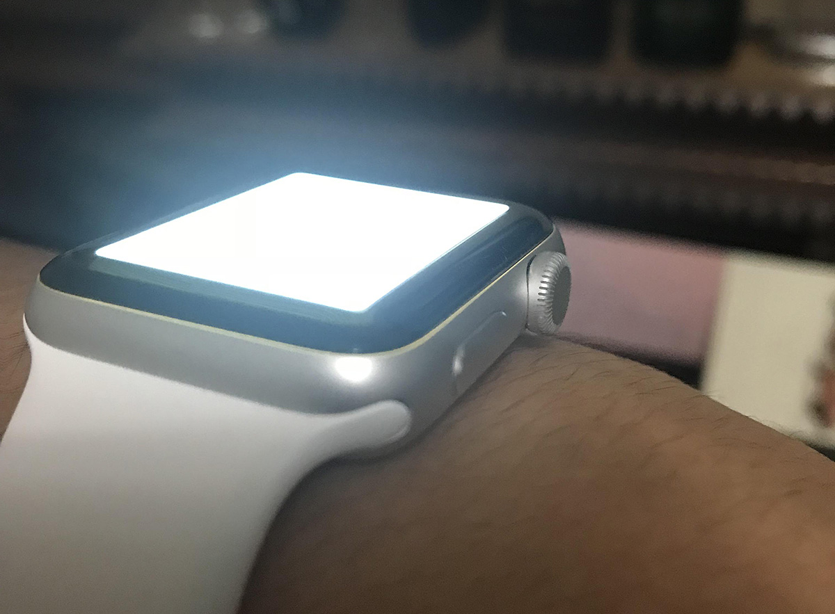 你知道 Apple Watch 也能當手電筒照明？