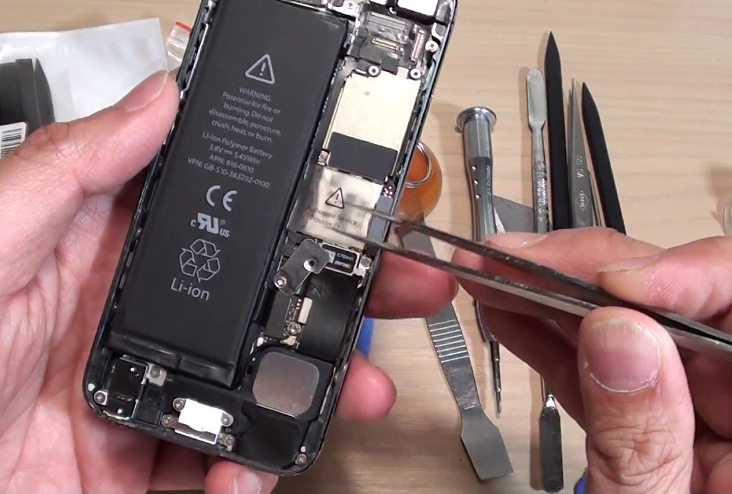 蘋果開放全民修 iPhone！提供原廠零件和維修工具