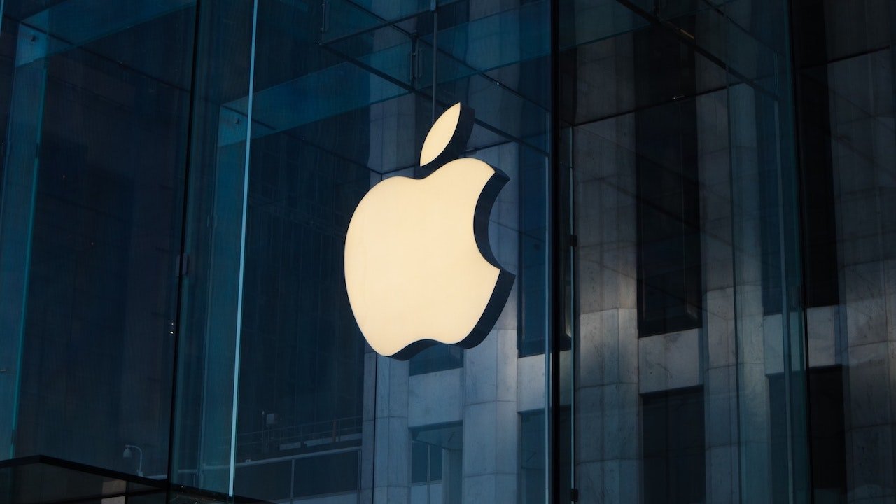 查理·蒙格：蘋果強的不止產品，公司管理得非常好 | Apple News, Apple Store, Charlie Munger, Tim Cook, 查理·蒙格 | iPhone News 愛瘋了