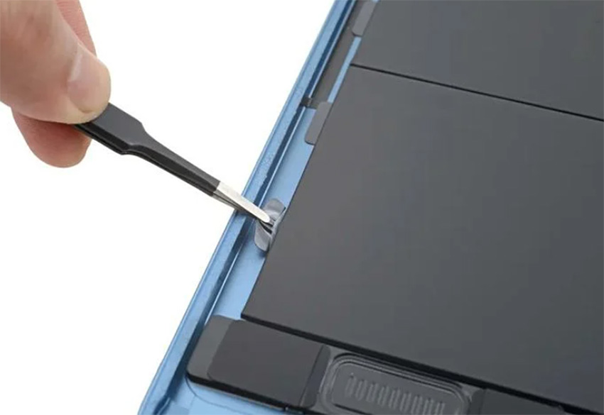 拆解發現：iPad Air 5 內部配備拉片，更換電池超方便
