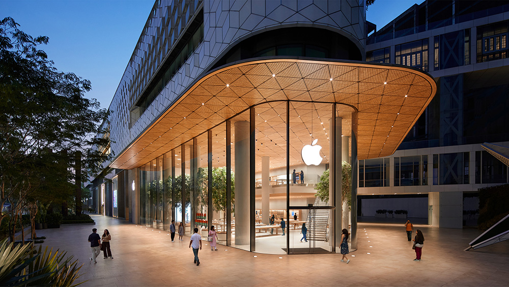 Apple BKC 印度首家蘋果商店開幕！百人團隊為顧客服務