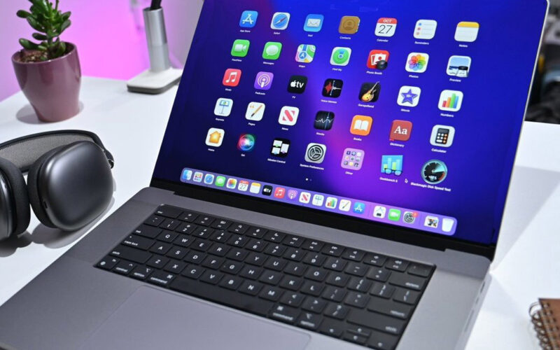 蘋果未來想徹底消除 MacBook 螢幕邊框和瀏海