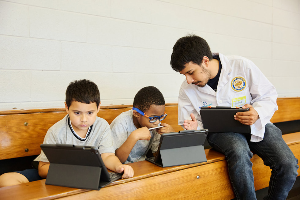 蘋果社區教育計劃：啟發拉丁裔學生的科技之夢