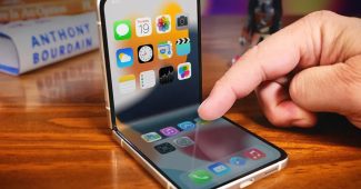 why apple hasnt released foldable iphone