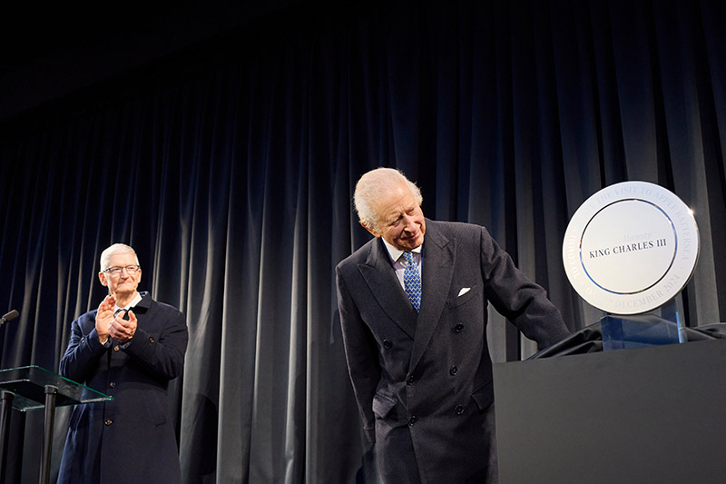 charles visit apple uk headquarters 3