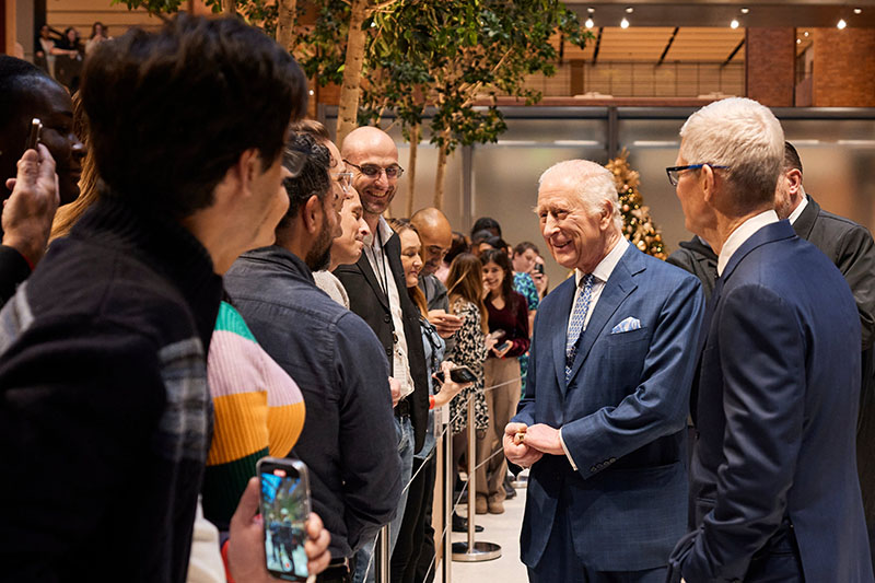 charles visit apple uk headquarters 4