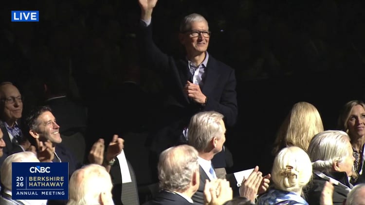 apple tim cook buffett ternus ceo transition analysis 2